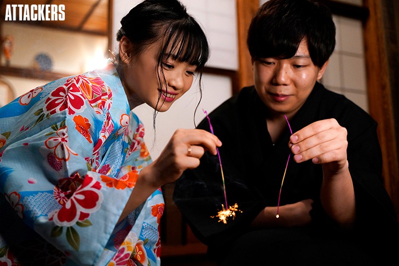 ATID-432五年前与分手的前他重逢的夏天。 我就躲在未婚夫面前和他见面了。花音小丽